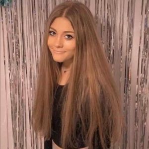 Meet your Posher, Elizabeth